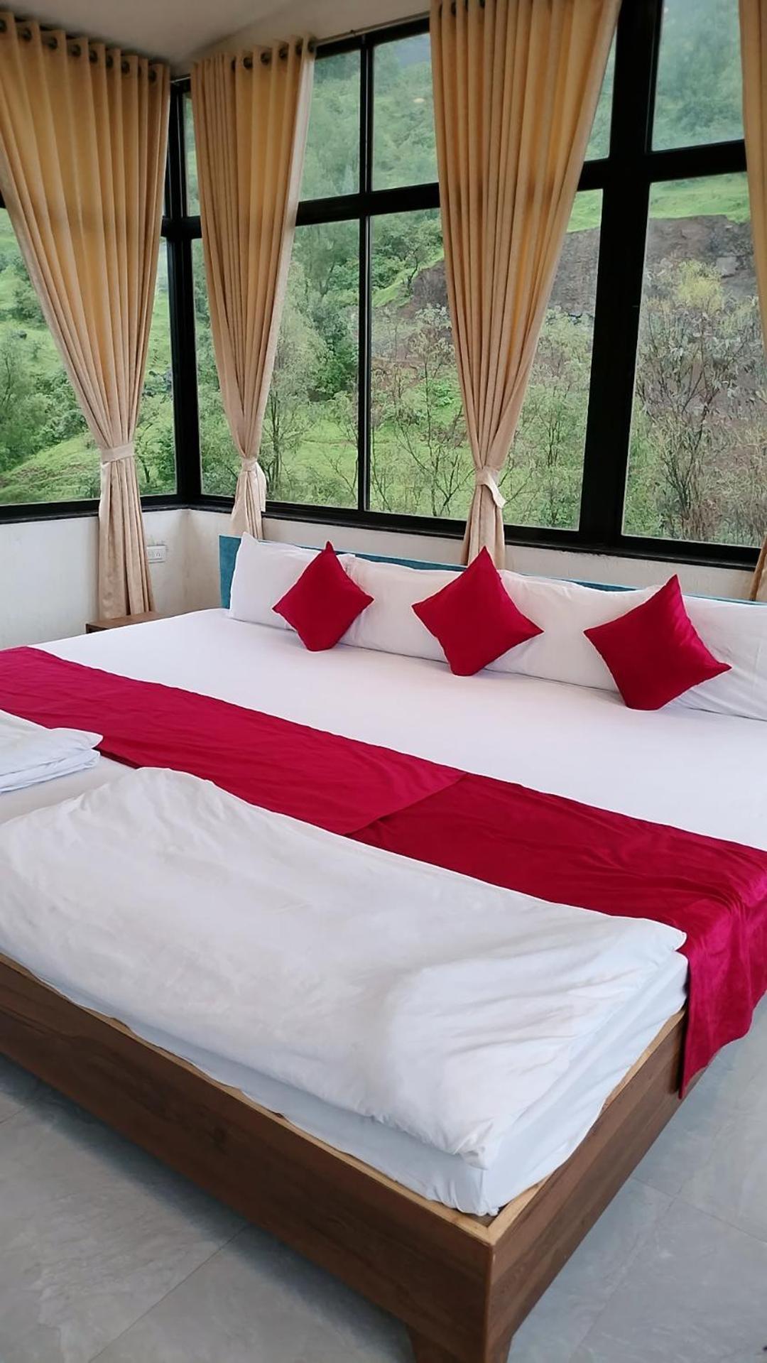Golden Resort Igatpuri Bagian luar foto