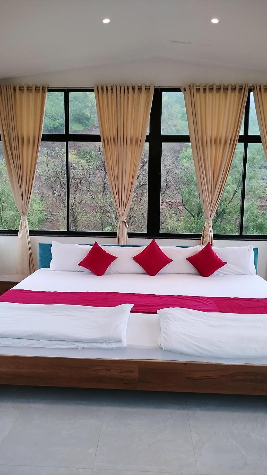 Golden Resort Igatpuri Bagian luar foto