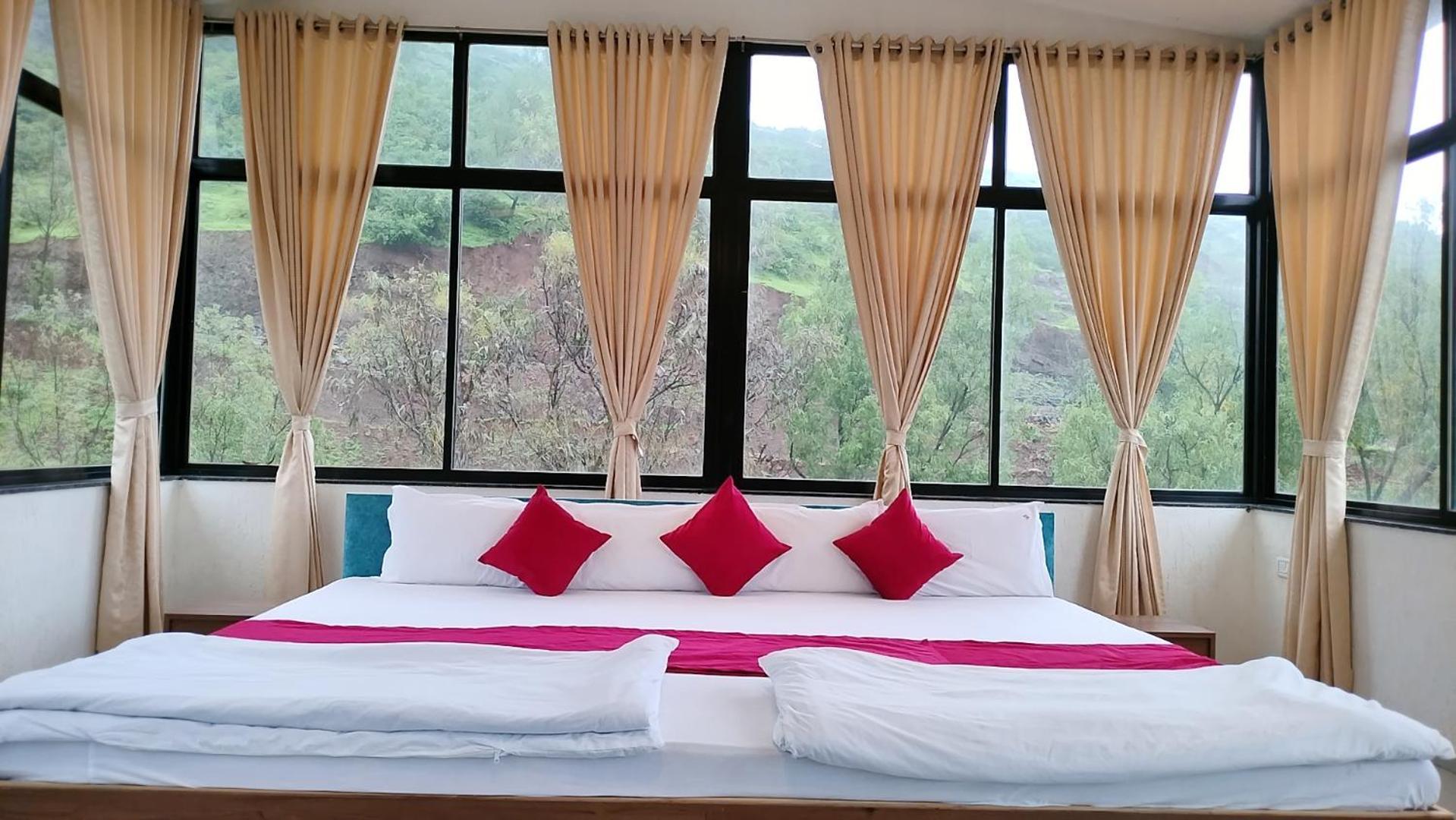 Golden Resort Igatpuri Bagian luar foto