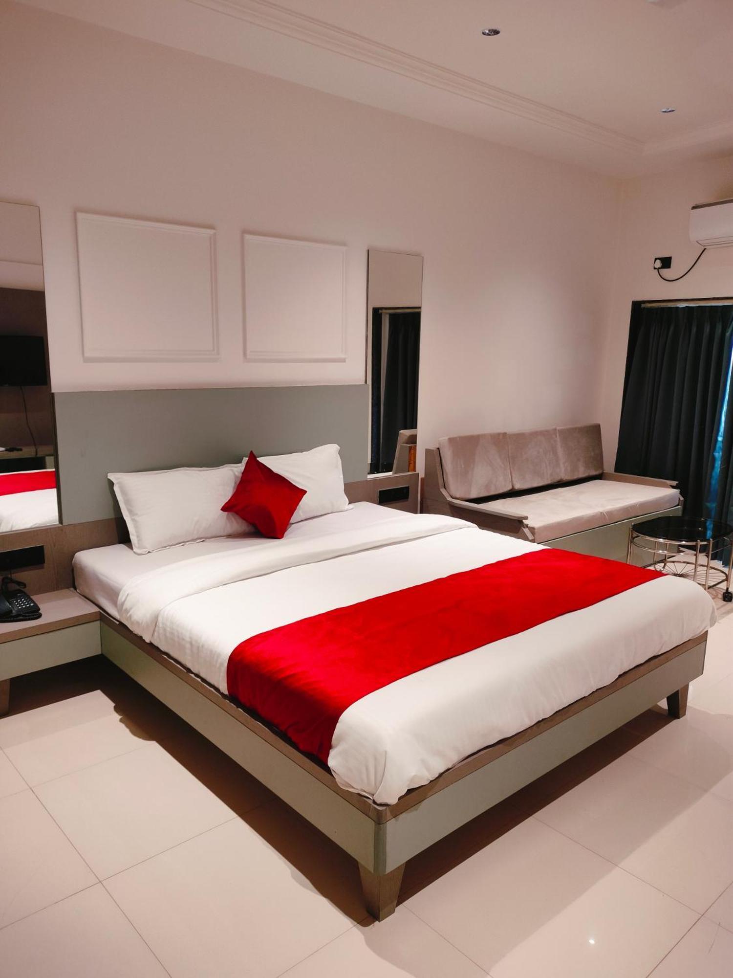 Golden Resort Igatpuri Bagian luar foto