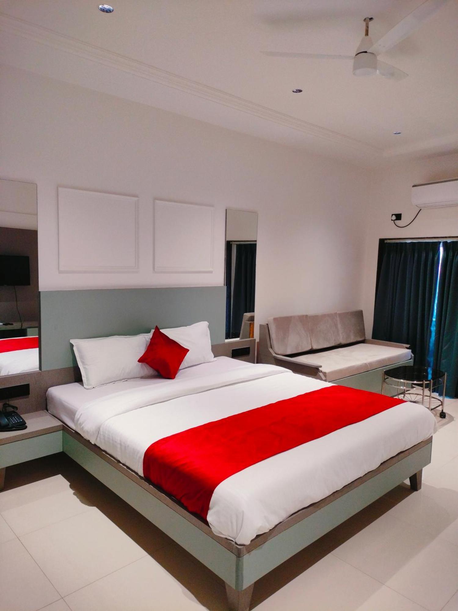 Golden Resort Igatpuri Bagian luar foto