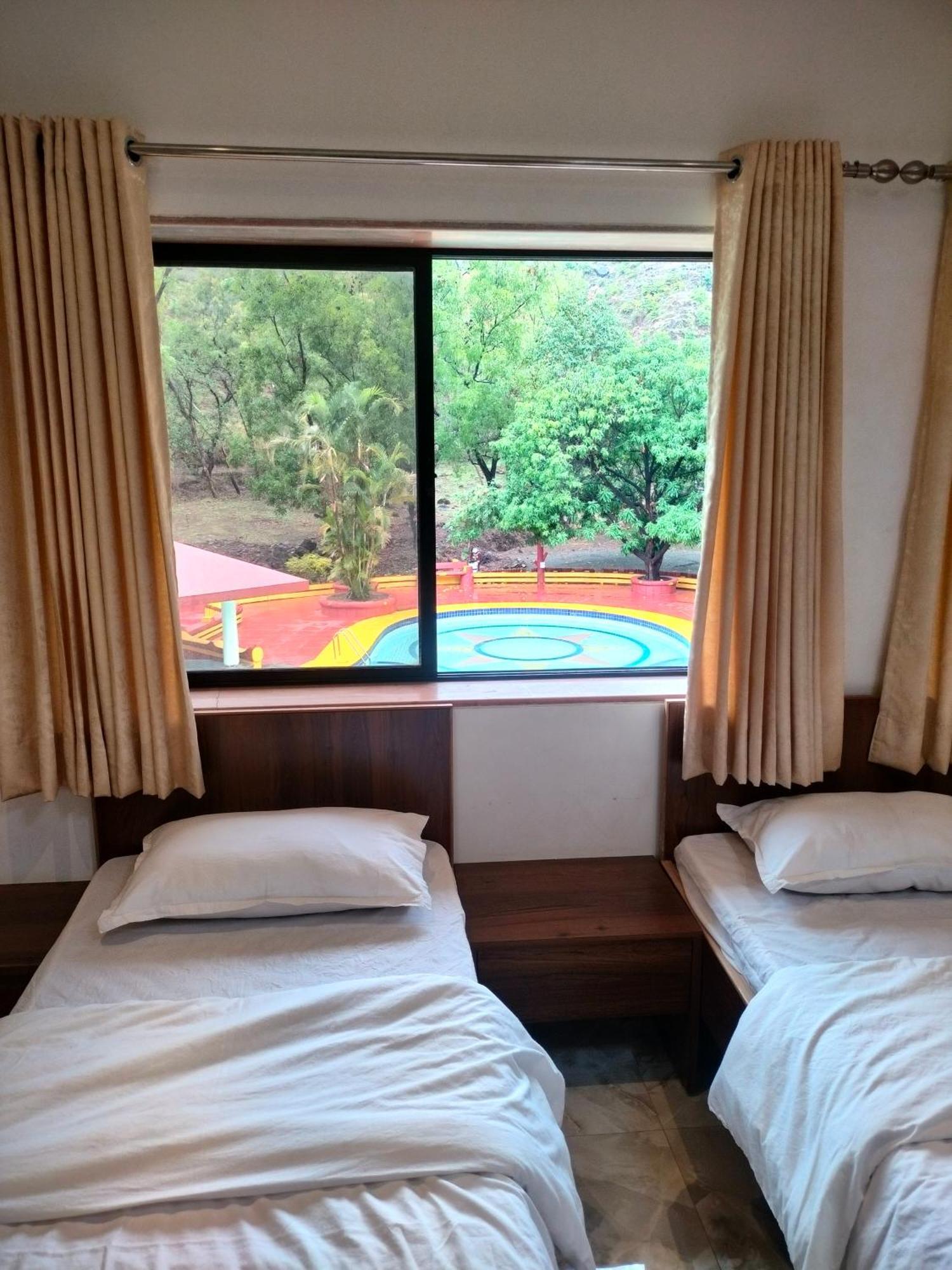 Golden Resort Igatpuri Bagian luar foto